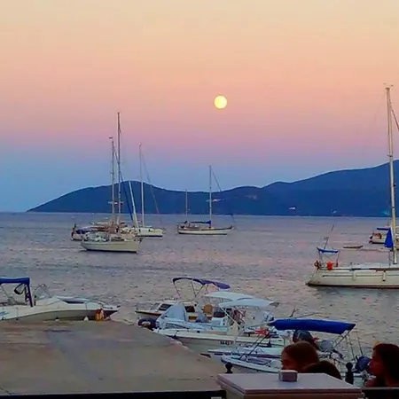 فندق Pilaros *