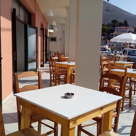 فندق Pilaros *